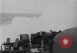 Standbild Amphibious Cargo Schiff Pacific Theater, 1943, aus Sekunde 60 historischem Filmmaterial Videoclip 65675049214