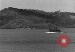 Immagine di Marina degli Stati Uniti incrociatori leggeri Guadalcanal nelle Isole Salomone, 1943, secondo 3 filmato di repertorio 65675049215