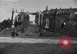 Standbild Valognes Frankreich komplett zerstört Zweiten Weltkrieg Frankreich, 1944, aus Sekunde 46 historischem Filmmaterial Videoclip 65675049233