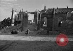Standbild Valognes Frankreich komplett zerstört Zweiten Weltkrieg Frankreich, 1944, aus Sekunde 48 historischem Filmmaterial Videoclip 65675049233