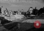 Standbild Valognes Frankreich komplett zerstört Zweiten Weltkrieg Frankreich, 1944, aus Sekunde 55 historischem Filmmaterial Videoclip 65675049233