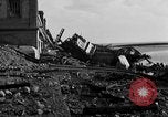 Immagine di Distrutto gli impianti portuali Cherbourg Normandia Francia, 1944, secondo 9 filmato di repertorio 65675049237