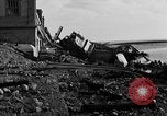 Immagine di Distrutto gli impianti portuali Cherbourg Normandia Francia, 1944, secondo 10 filmato di repertorio 65675049237