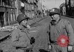 Immagine di Porto deserte e waterfront Cherbourg Normandia Francia, 1944, secondo 10 filmato di repertorio 65675049238