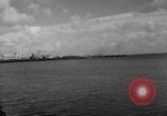 Immagine di Porto deserte e waterfront Cherbourg Normandia Francia, 1944, secondo 31 filmato di repertorio 65675049238