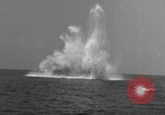 Standbild mine sweeping Aktivitäten Atlantik, 1943, aus Sekunde 53 historischem Filmmaterial Videoclip 65675049239