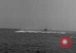 Standbild mine sweeping Aktivitäten Atlantik, 1943, aus Sekunde 59 historischem Filmmaterial Videoclip 65675049239