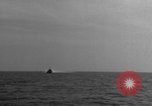 Standbild Hilfsmotor Minesweeper Atlantik, 1943, aus Sekunde 9 historischem Filmmaterial Videoclip 65675049240
