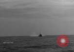Standbild Hilfsmotor Minesweeper Atlantik, 1943, aus Sekunde 26 historischem Filmmaterial Videoclip 65675049240