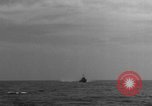 Standbild Hilfsmotor Minesweeper Atlantik, 1943, aus Sekunde 28 historischem Filmmaterial Videoclip 65675049240