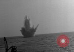 Standbild Hilfsmotor Minesweeper Atlantik, 1943, aus Sekunde 49 historischem Filmmaterial Videoclip 65675049240