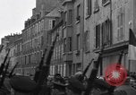 Standbild Bastille Day Celebrations Frankreich, 1944, aus Sekunde 22 historischem Filmmaterial Videoclip 65675049243