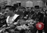 Standbild Bastille Day Celebrations Frankreich, 1944, aus Sekunde 42 historischem Filmmaterial Videoclip 65675049243