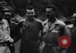 Standbild General Douglas MacArthur New Guinea, 1944, aus Sekunde 16 historischem Filmmaterial Videoclip 65675049255