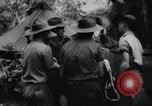 Standbild General Douglas MacArthur New Guinea, 1944, aus Sekunde 32 historischem Filmmaterial Videoclip 65675049255