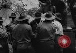Standbild General Douglas MacArthur New Guinea, 1944, aus Sekunde 33 historischem Filmmaterial Videoclip 65675049255