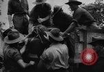 Standbild General Douglas MacArthur New Guinea, 1944, aus Sekunde 43 historischem Filmmaterial Videoclip 65675049255