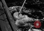 Standbild Hilfsmotor Minesweepers Atlantik, 1943, aus Sekunde 21 historischem Filmmaterial Videoclip 65675049259