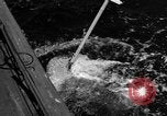 Standbild Hilfsmotor Minesweepers Atlantik, 1943, aus Sekunde 22 historischem Filmmaterial Videoclip 65675049259