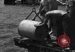 Standbild Hilfsmotor Minesweepers Atlantik, 1943, aus Sekunde 28 historischem Filmmaterial Videoclip 65675049259