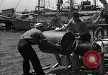 Standbild Hilfsmotor Minesweepers Atlantik, 1943, aus Sekunde 32 historischem Filmmaterial Videoclip 65675049259