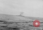 Standbild Allied Schlachtschiff Atlantik, 1944, aus Sekunde 27 historischem Filmmaterial Videoclip 65675049263