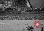 Standbild Barrage Balloons Neapel Italien, 1944, aus Sekunde 23 historischem Filmmaterial Videoclip 65675049276