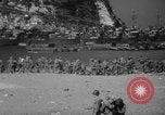 Standbild Barrage Balloons Neapel Italien, 1944, aus Sekunde 25 historischem Filmmaterial Videoclip 65675049276