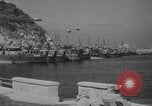 Standbild Barrage Balloons Neapel Italien, 1944, aus Sekunde 30 historischem Filmmaterial Videoclip 65675049276
