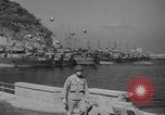 Standbild Barrage Balloons Neapel Italien, 1944, aus Sekunde 41 historischem Filmmaterial Videoclip 65675049276