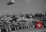 Standbild Barrage Balloons Neapel Italien, 1944, aus Sekunde 49 historischem Filmmaterial Videoclip 65675049276
