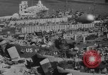 Standbild Barrage Balloons Neapel Italien, 1944, aus Sekunde 62 historischem Filmmaterial Videoclip 65675049276