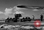 Standbild Meine Antenne zur Festlegung von B-29 bomber Marianen, 1944, aus Sekunde 55 historischem Filmmaterial Videoclip 65675049278