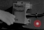 Standbild Deutsche Torpedo hits Mine Atlantik, 1943, aus Sekunde 1 historischem Filmmaterial Videoclip 65675049295