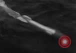 Standbild Deutsche Torpedo hits Mine Atlantik, 1943, aus Sekunde 6 historischem Filmmaterial Videoclip 65675049295