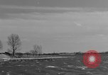 Standbild Fluss mit Docks für kleine Boote United States USA, 1943, aus Sekunde 3 historischem Filmmaterial Videoclip 65675049296