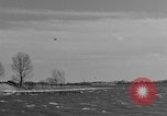 Standbild Fluss mit Docks für kleine Boote United States USA, 1943, aus Sekunde 7 historischem Filmmaterial Videoclip 65675049296