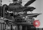 Standbild Rauch Bildschirm um Kriegsmarine Schiff Atlantik, 1943, aus Sekunde 13 historischem Filmmaterial Videoclip 65675049300
