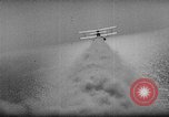 Standbild Rauch Bildschirm um Kriegsmarine Schiff Atlantik, 1943, aus Sekunde 39 historischem Filmmaterial Videoclip 65675049300