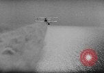 Standbild Rauch Bildschirm um Kriegsmarine Schiff Atlantik, 1943, aus Sekunde 42 historischem Filmmaterial Videoclip 65675049300