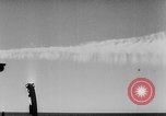 Standbild Rauch Bildschirm um Kriegsmarine Schiff Atlantik, 1943, aus Sekunde 51 historischem Filmmaterial Videoclip 65675049300