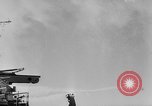 Standbild Rauch Bildschirm um Kriegsmarine Schiff Atlantik, 1943, aus Sekunde 53 historischem Filmmaterial Videoclip 65675049300