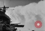 Standbild Rauch Bildschirm um Kriegsmarine Schiff Atlantik, 1943, aus Sekunde 55 historischem Filmmaterial Videoclip 65675049300