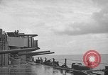 Standbild USS New Mexico Brände 5 inch guns Pazifik, 1944, aus Sekunde 4 historischem Filmmaterial Videoclip 65675049304
