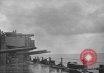 Standbild USS New Mexico Brände 5 inch guns Pazifik, 1944, aus Sekunde 6 historischem Filmmaterial Videoclip 65675049304