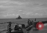 Standbild USS New Mexico Brände 5 inch guns Pazifik, 1944, aus Sekunde 29 historischem Filmmaterial Videoclip 65675049304
