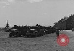 Standbild USA zog Einheiten Cherbourg Normandie Frankreich, 1944, aus Sekunde 10 historischem Filmmaterial Videoclip 65675049310