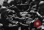 Standbild USA zog Einheiten Cherbourg Normandie Frankreich, 1944, aus Sekunde 27 historischem Filmmaterial Videoclip 65675049310