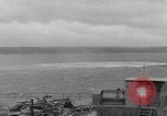 Immagine di Esplosioni di mine Cherbourg Normandia Francia, 1944, secondo 34 filmato di repertorio 65675049316