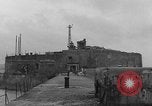 Immagine di Esplosioni di mine Cherbourg Normandia Francia, 1944, secondo 46 filmato di repertorio 65675049316